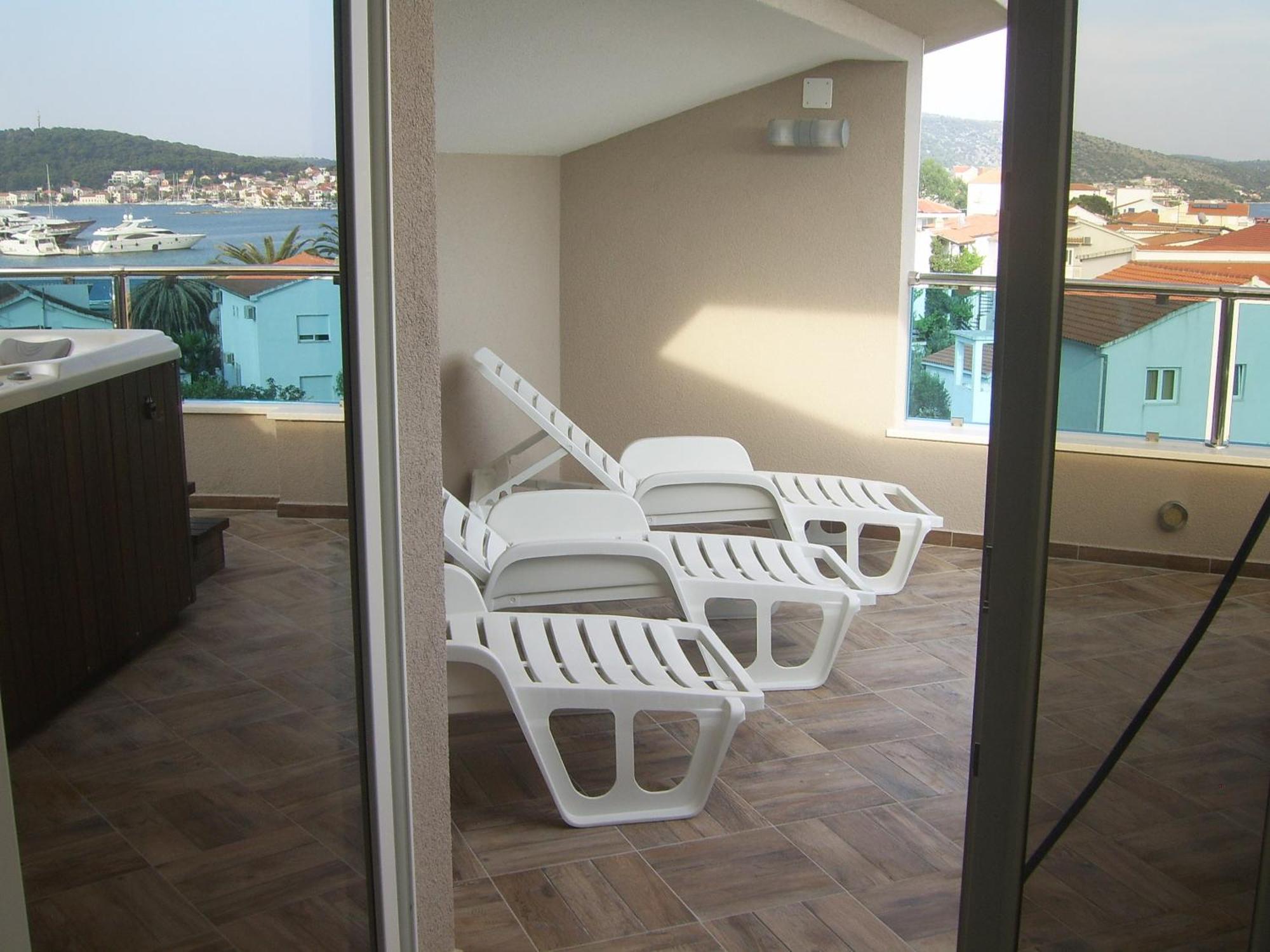 Apartments Villa Erik Rogoznica  Rum bild
