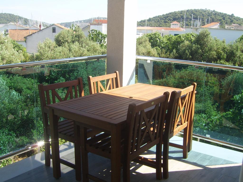 Apartments Villa Erik Rogoznica  Rum bild